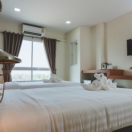 Devloft Hotel Korat Nakhonratcsaszima Kültér fotó